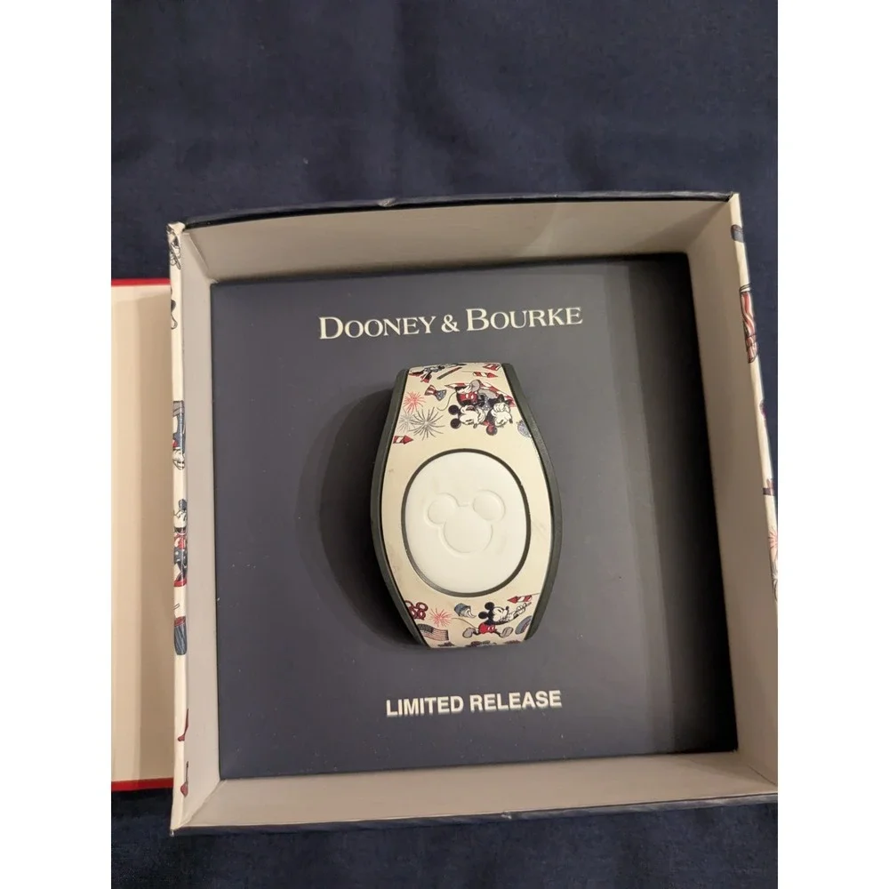 Dooney & Bourke excellent pre